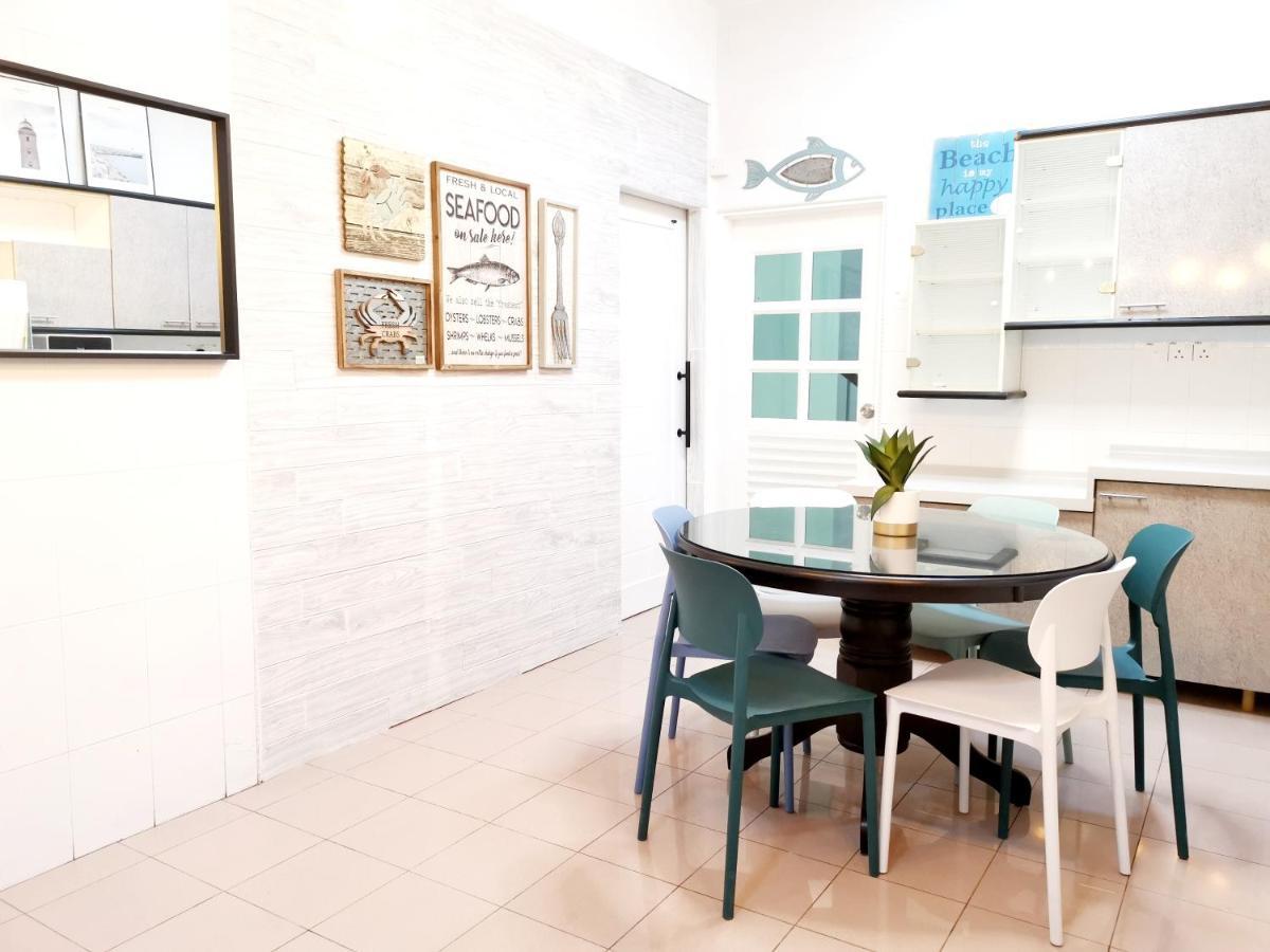 527 Beachhouse L 5 Bedroom With Swimming Pool - 3Min Walk To The Beach Танджунг Бунга Екстериор снимка