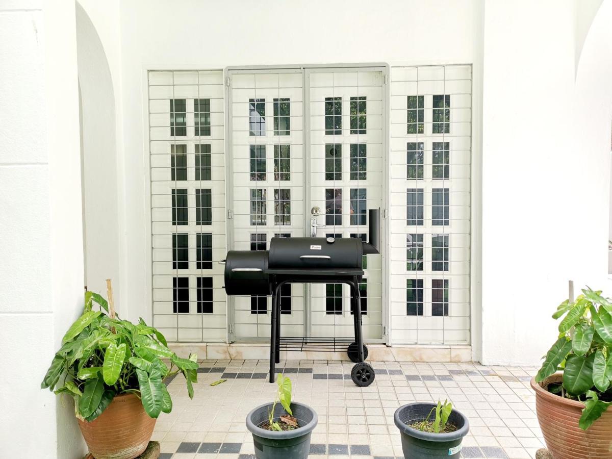 527 Beachhouse L 5 Bedroom With Swimming Pool - 3Min Walk To The Beach Танджунг Бунга Екстериор снимка