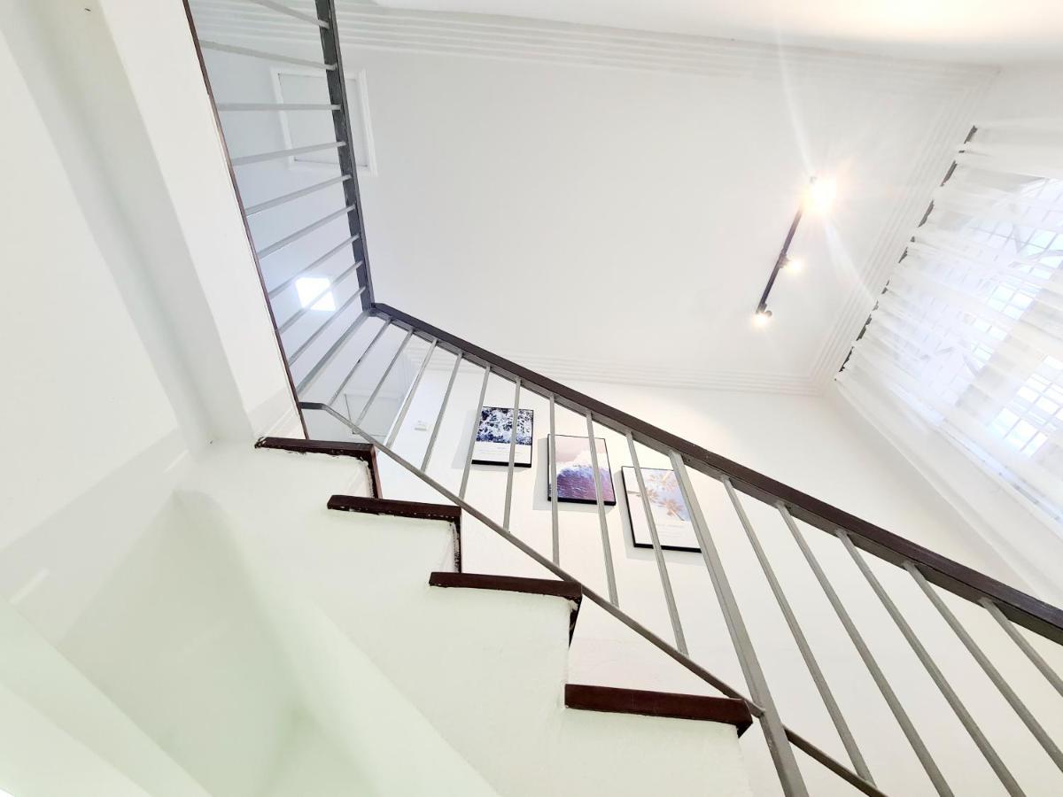 527 Beachhouse L 5 Bedroom With Swimming Pool - 3Min Walk To The Beach Танджунг Бунга Екстериор снимка